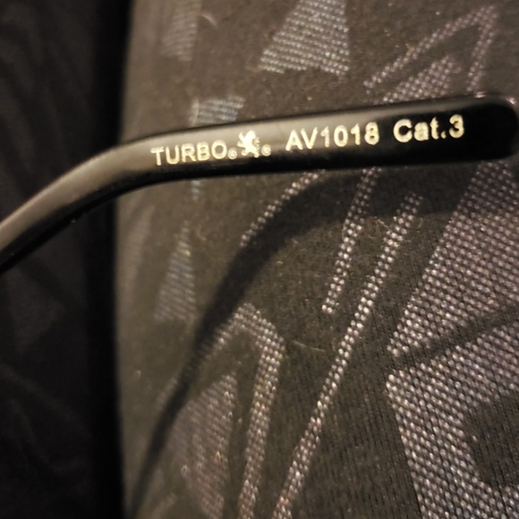 Sunglasses - Picture 6 of 8